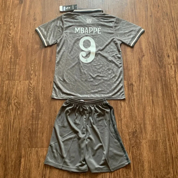 Real Madrid 2024 Third MBAPPE Soccer Jersey & Shorts Size Large (26) New - Picture 5 of 8